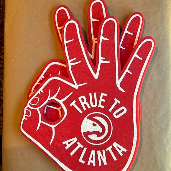 Atlanta Hawks set of 2 foam fingers - Picture 1 of 4